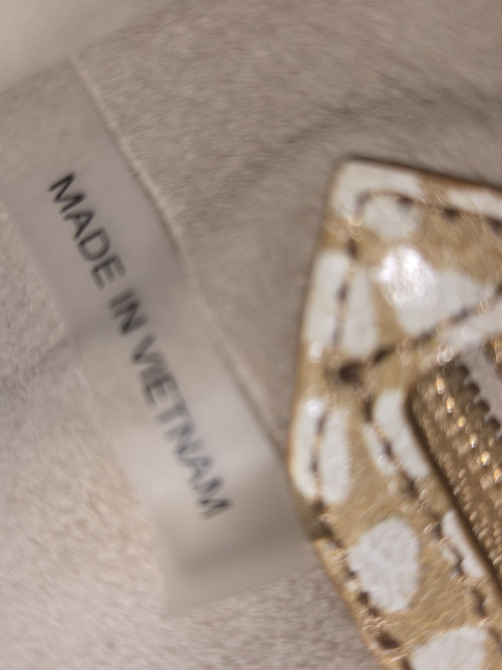 STAUD Beige and White Pebbled Shoulder Bag - Picture 8 of 9